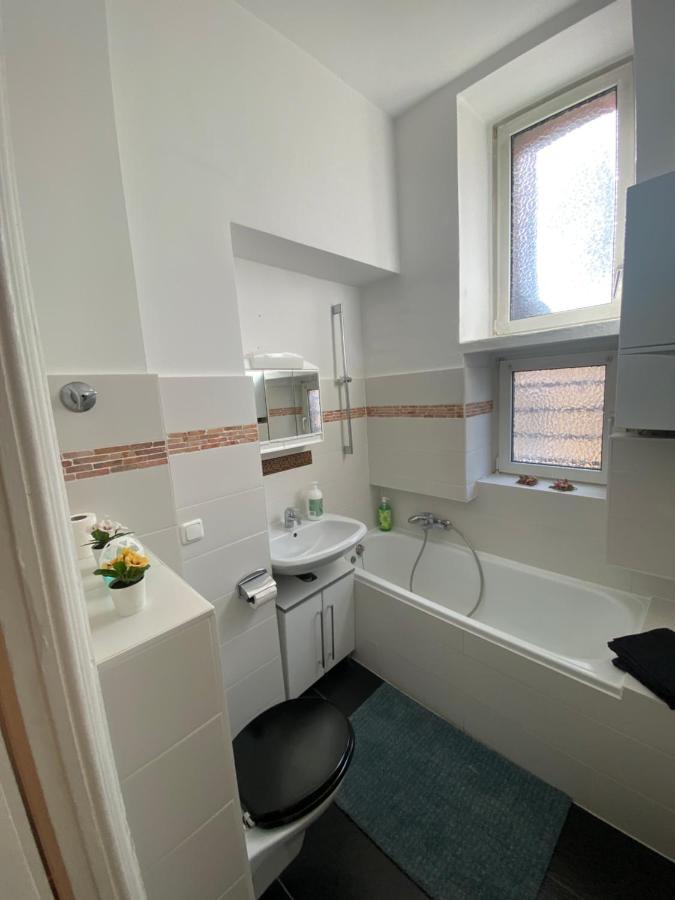 Ruhige Gemuetliche Wohnung Altbau In Zentraler Lage Wiesbaden Kültér fotó